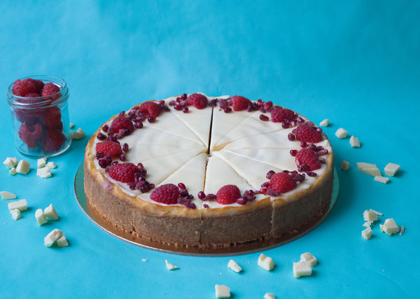 Malinový cheesecake s bielou čokoládou