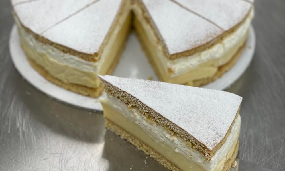 medovy-kremes-torta